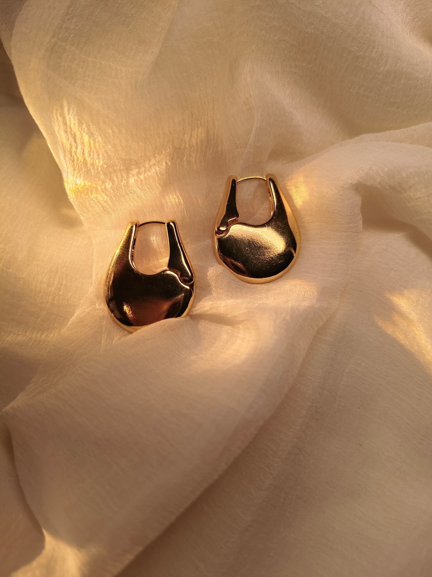 Golden Fluid Form Hoop Earrings – Minimalist Abstract Jewelry for Women