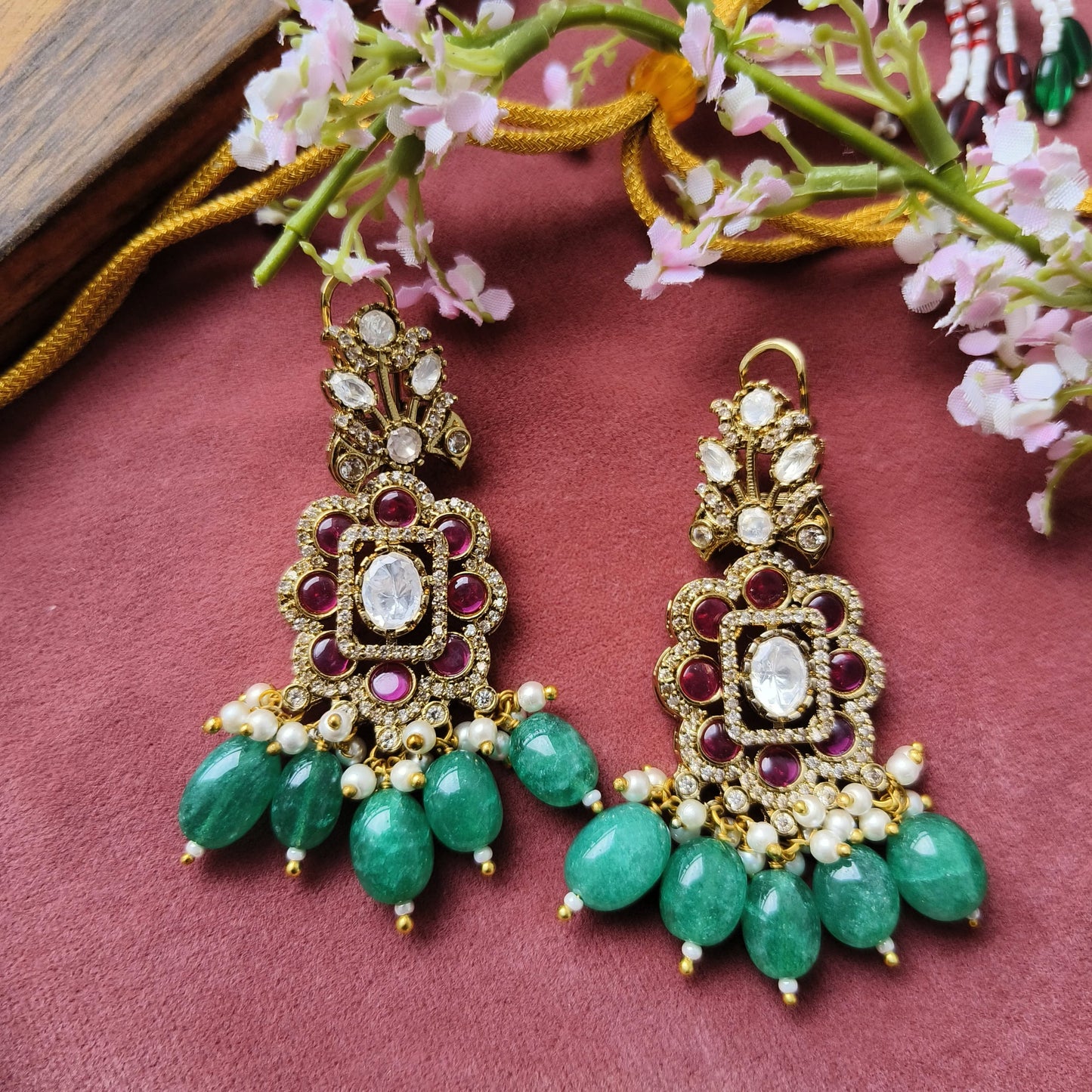 Antique Kundan Choker Set with Ruby-Green Beads & Floral Detailing