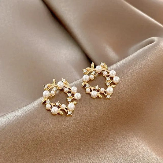 Elegant Pearl & Crystal Wreath Earrings – Classic & Timeless